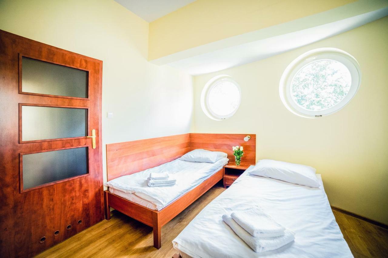 Hotel Helladaキェルツェ エクステリア 写真