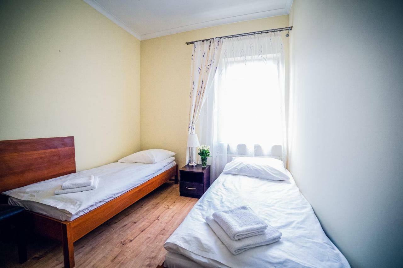 Hotel Helladaキェルツェ エクステリア 写真